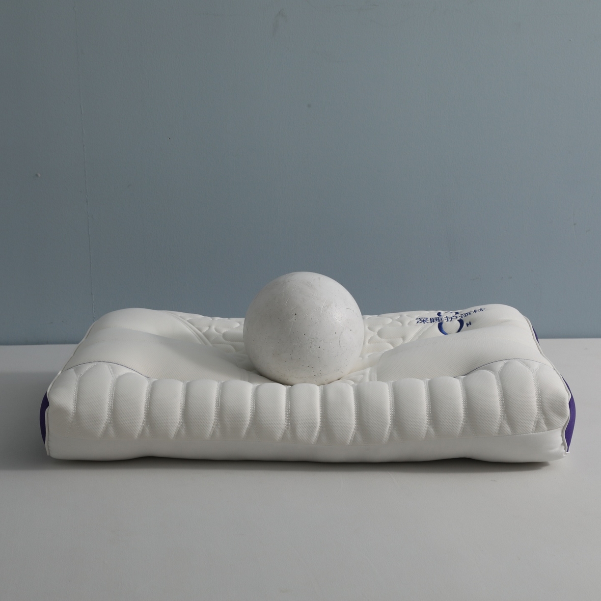 91家纺网 家纺一手货源 找家纺 小米枕芯 2026新款8小时深睡护颈枕助睡眠枕两色枕头枕芯 8小时深睡护颈枕-奶白拼藏蓝