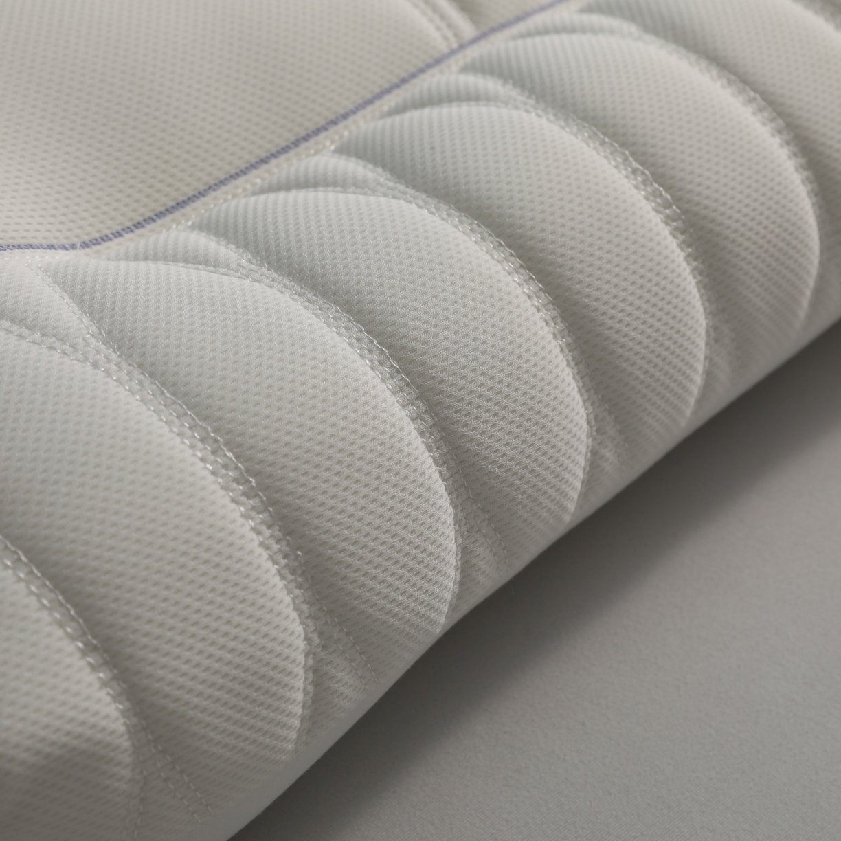 91家纺网 家纺一手货源 找家纺 小米枕芯 2026新款8小时深睡护颈枕助睡眠枕两色枕头枕芯 8小时深睡护颈枕-奶白拼藏蓝