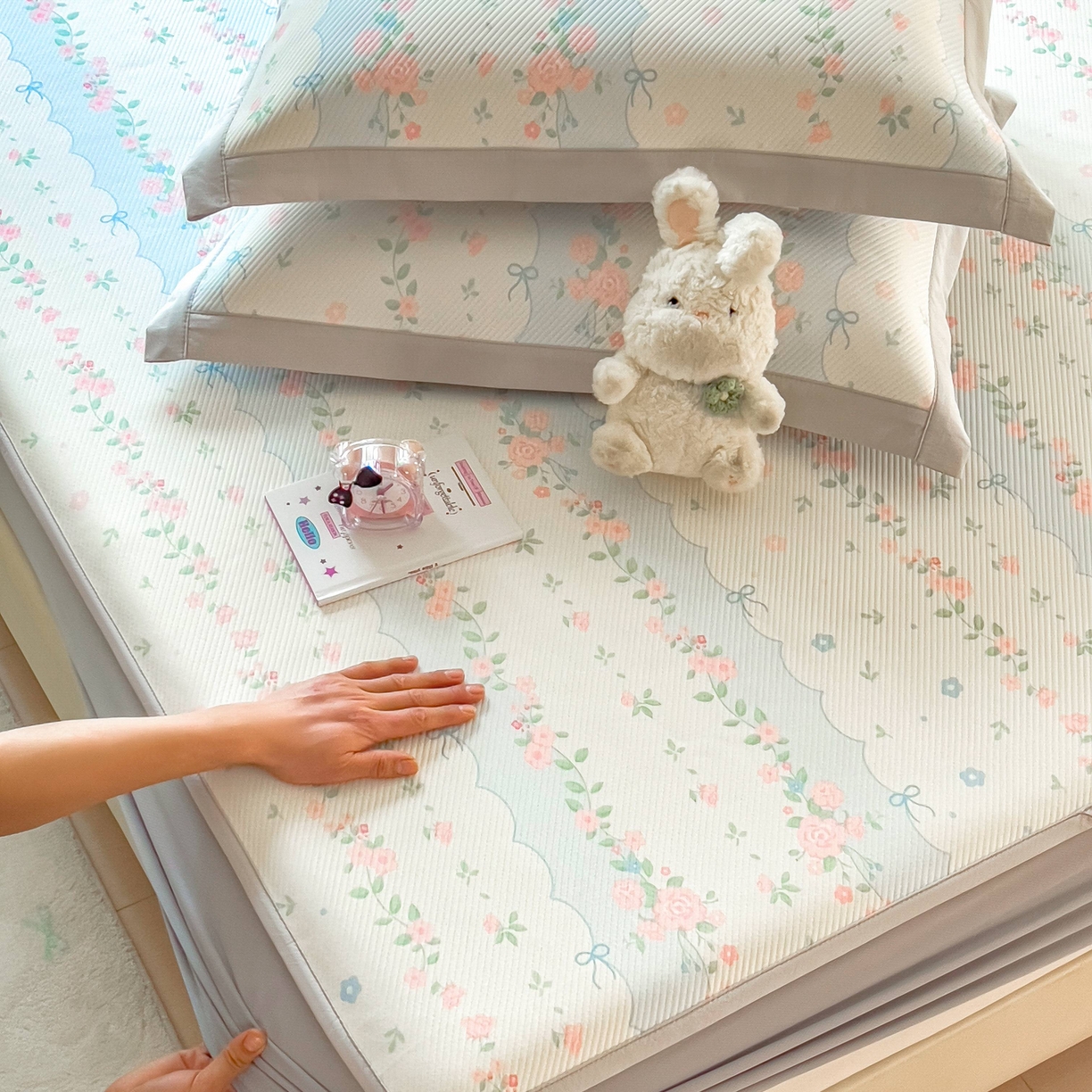 91家纺网 家纺一手货源 找家纺 （总）孩子王家纺 2026春夏新款夏季花卉冰丝凉席凉感值过0.21冰豆豆A类可机洗学生宿舍空调软席