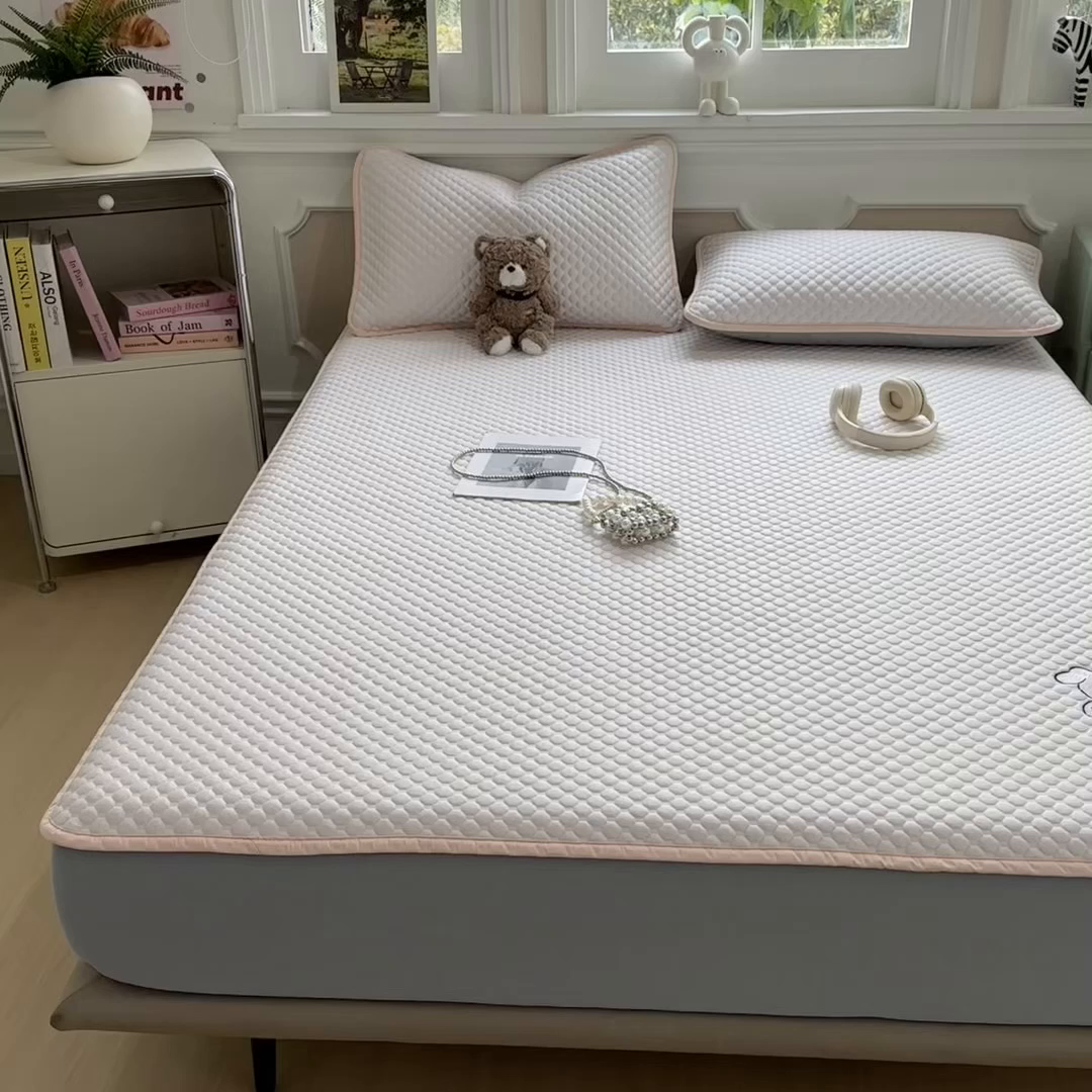 91家纺网 家纺一手货源 找家纺 孩子王家纺 2026春夏新款冰豆豆凉席凉感值过0.21冰丝床单单件冰丝席家用空调软席凉席席子 芭蕾粉-床笠款