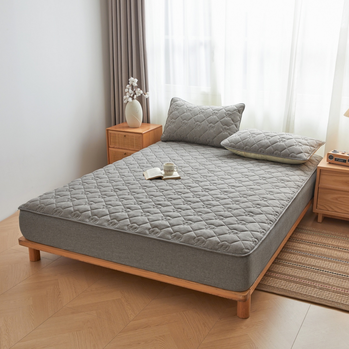 91家纺网 家纺一手货源 找家纺 小米枕芯 2026新款全棉纯棉棉花图案舒适夹棉床笠 灰色