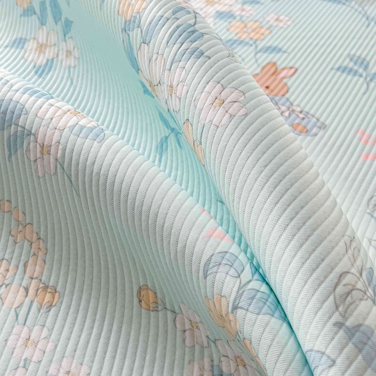 91家纺网 家纺一手货源 找家纺 孩子王家纺 2026春夏新款夏季花卉冰丝凉席凉感值过0.21冰豆豆A类可机洗学生宿舍空调软席 丛林小兔 床单款