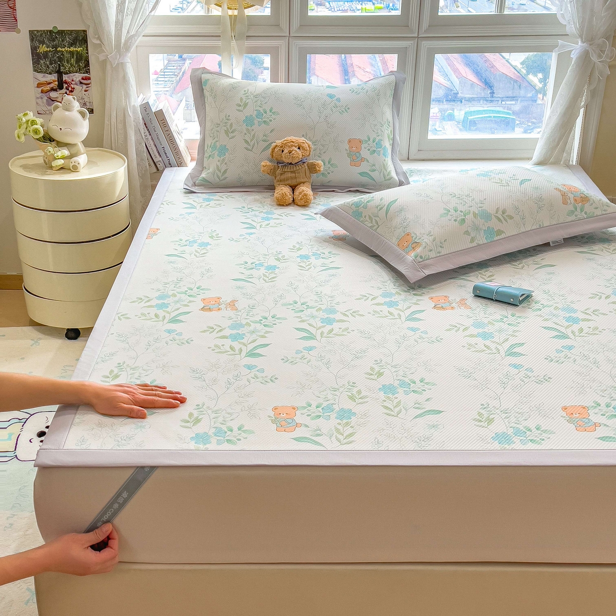 91家纺网 家纺一手货源 找家纺 孩子王家纺 2026春夏新款夏季花卉冰丝凉席凉感值过0.21冰豆豆A类可机洗学生宿舍空调软席 丛林小熊 床单款