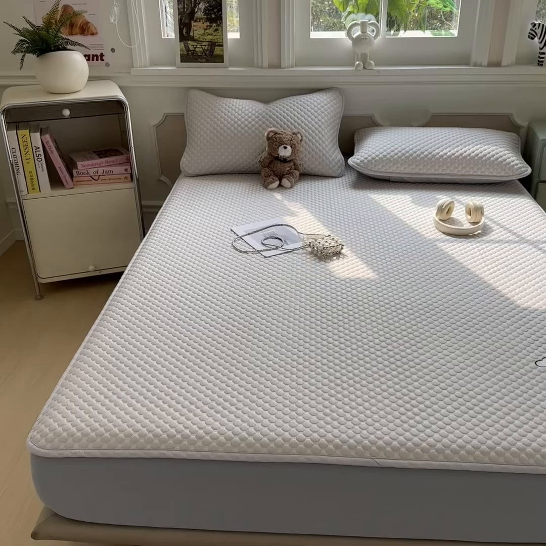 91家纺网 家纺一手货源 找家纺 孩子王家纺 2026春夏新款冰豆豆凉席凉感值过0.21冰丝床单单件冰丝席家用空调软席凉席席子 奶酪黄-床笠款