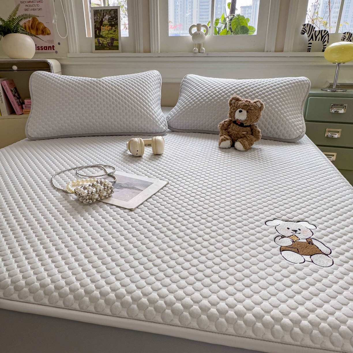 91家纺网 家纺一手货源 找家纺 孩子王家纺 2026春夏新款冰豆豆凉席凉感值过0.21冰丝床单单件冰丝席家用空调软席凉席席子 薇薇蓝-床笠款