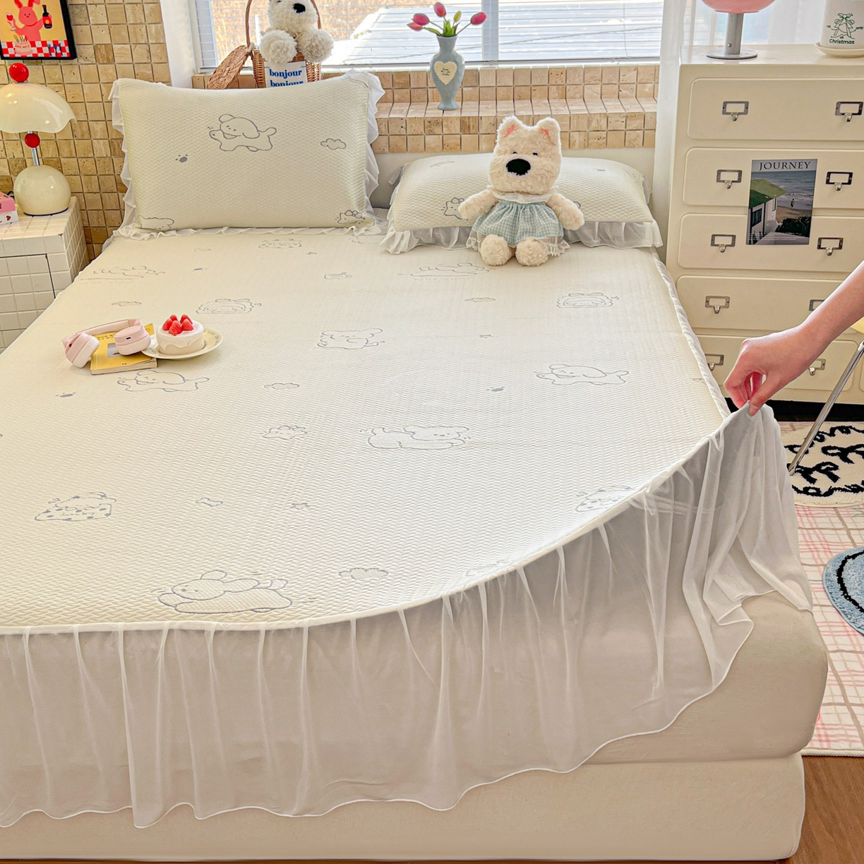 91家纺网 家纺一手货源 找家纺 （总）川悦生活 2026新款加厚三明治底床裙款凉感席三件套