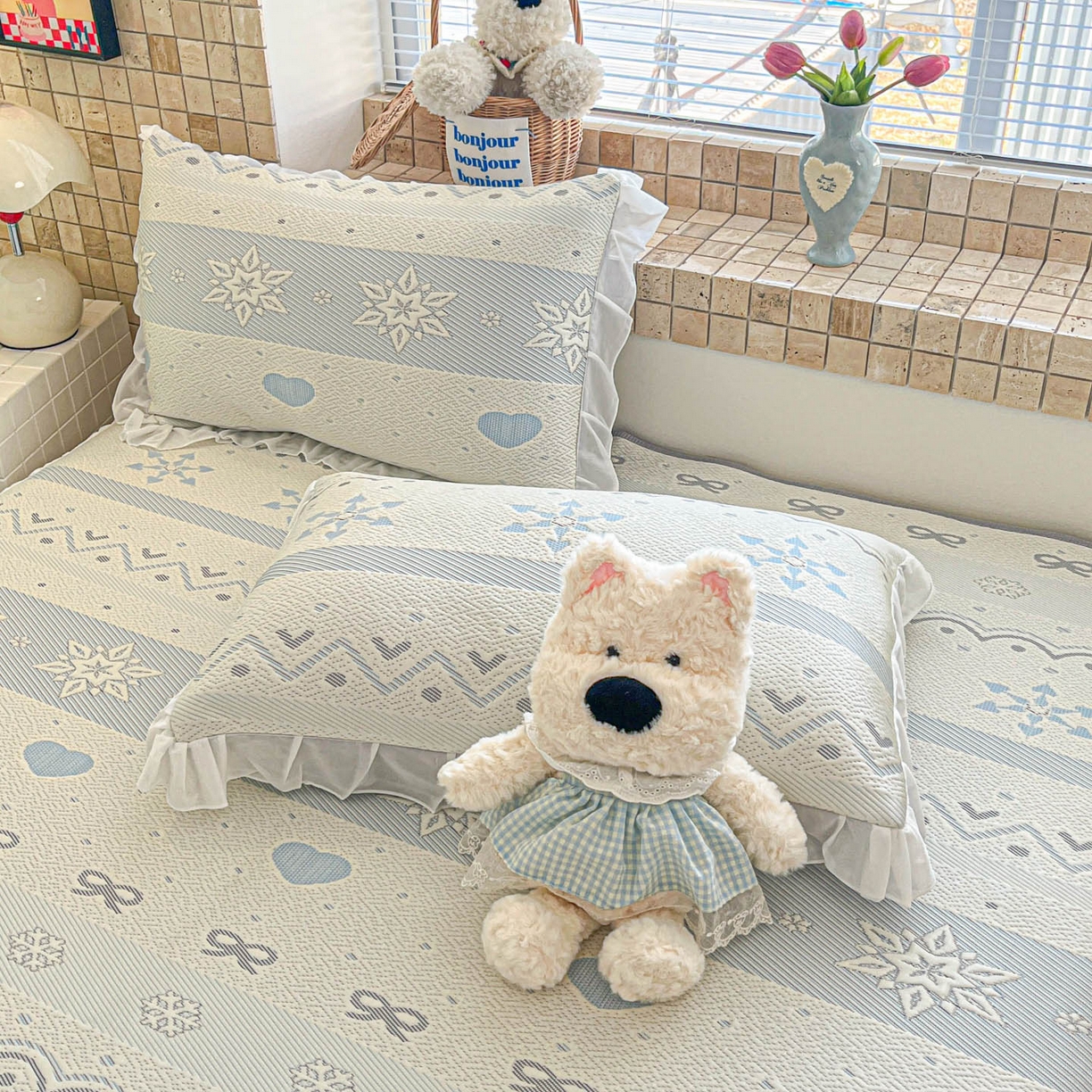 91家纺网 家纺一手货源 找家纺 川悦生活 2026新款加厚三明治底床裙款凉感席三件套 床裙费尔冰雪