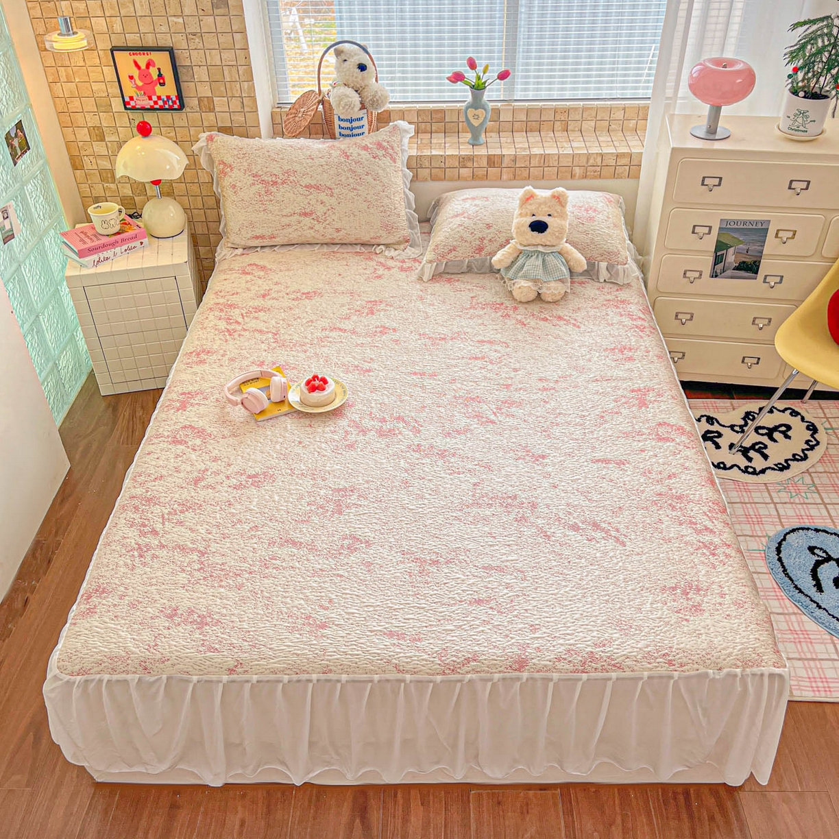 91家纺网 家纺一手货源 找家纺 川悦生活 2026新款加厚三明治底床裙款凉感席三件套 床裙尼尔-粉