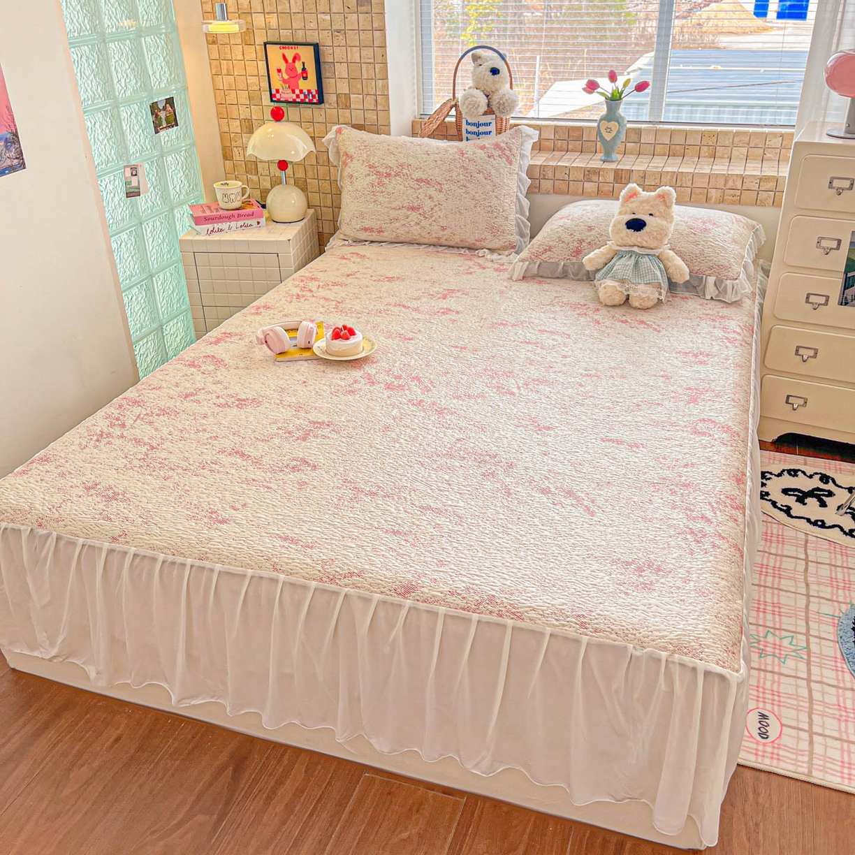 91家纺网 家纺一手货源 找家纺 川悦生活 2026新款加厚三明治底床裙款凉感席三件套 床裙尼尔-粉