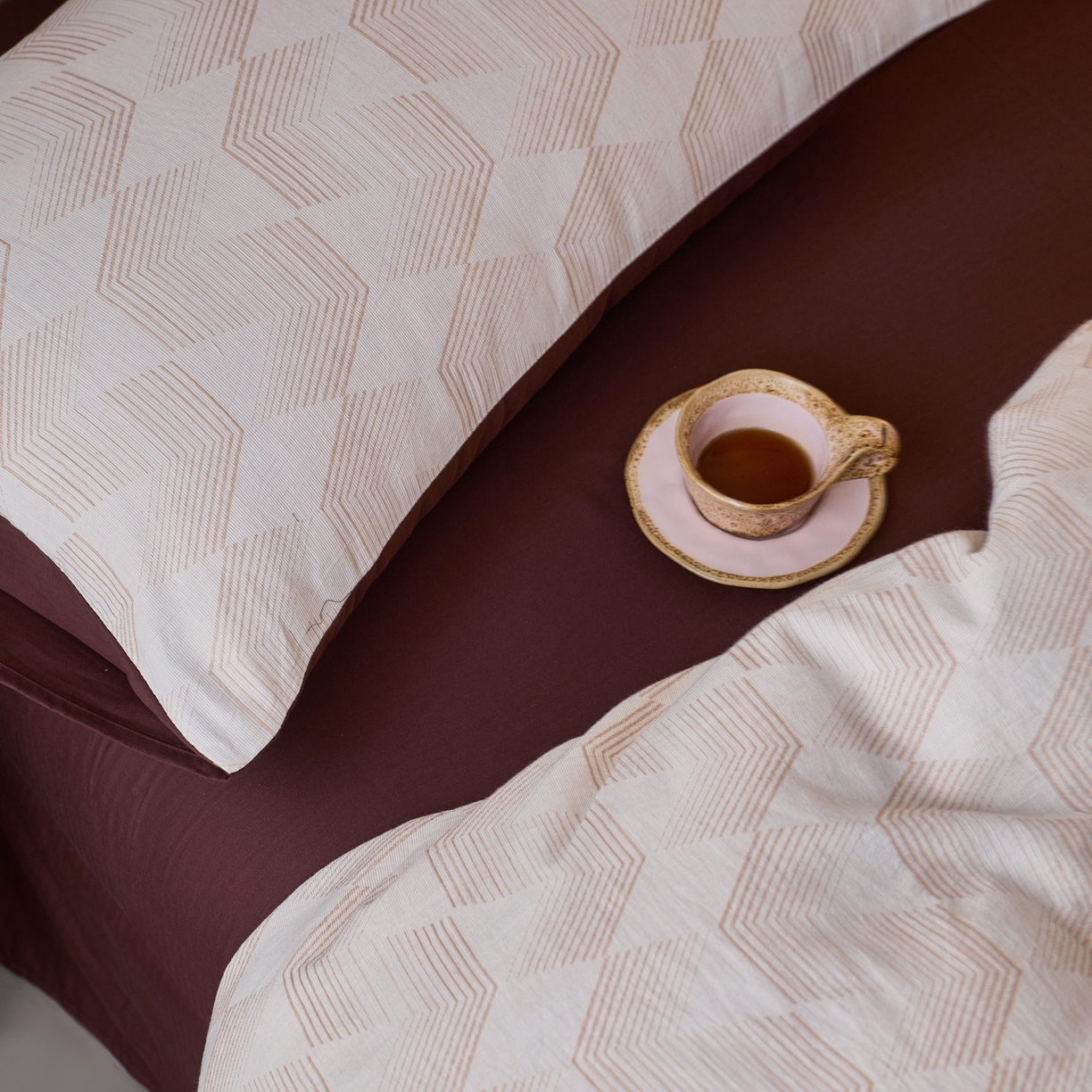 91家纺网 家纺一手货源 找家纺 安莱生活 2026年新品水洗棉全棉纯棉色织提花系列四件套 几何-蜜棕