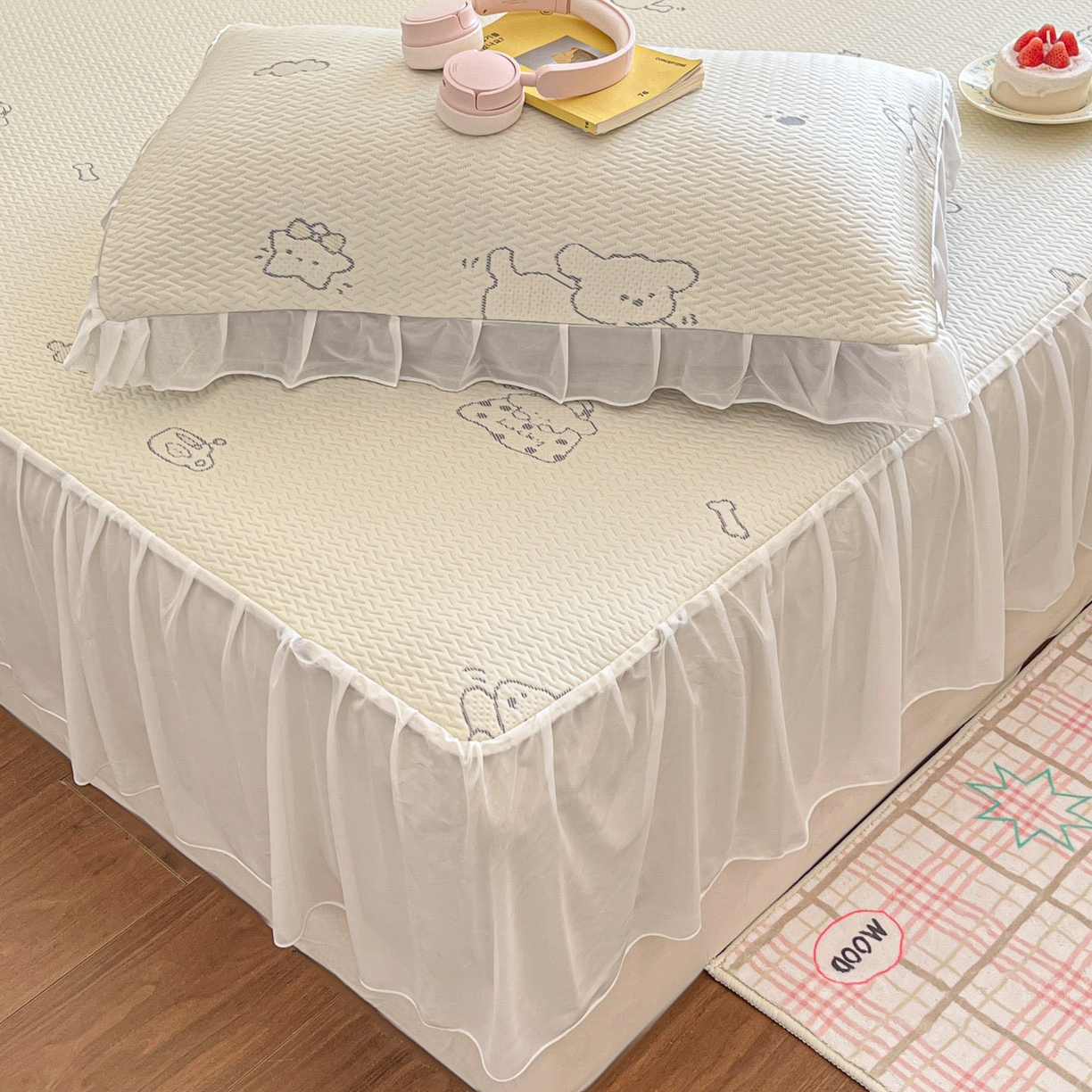 91家纺网 家纺一手货源 找家纺 川悦生活 2026新款加厚三明治底床裙款凉感席三件套 床裙朴朴小旺