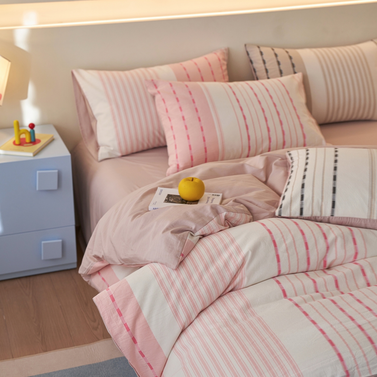 91家纺网 家纺一手货源 找家纺 安莱生活 2026年新品水洗棉全棉纯棉色织提花系列四件套 杰西卡-浅粉