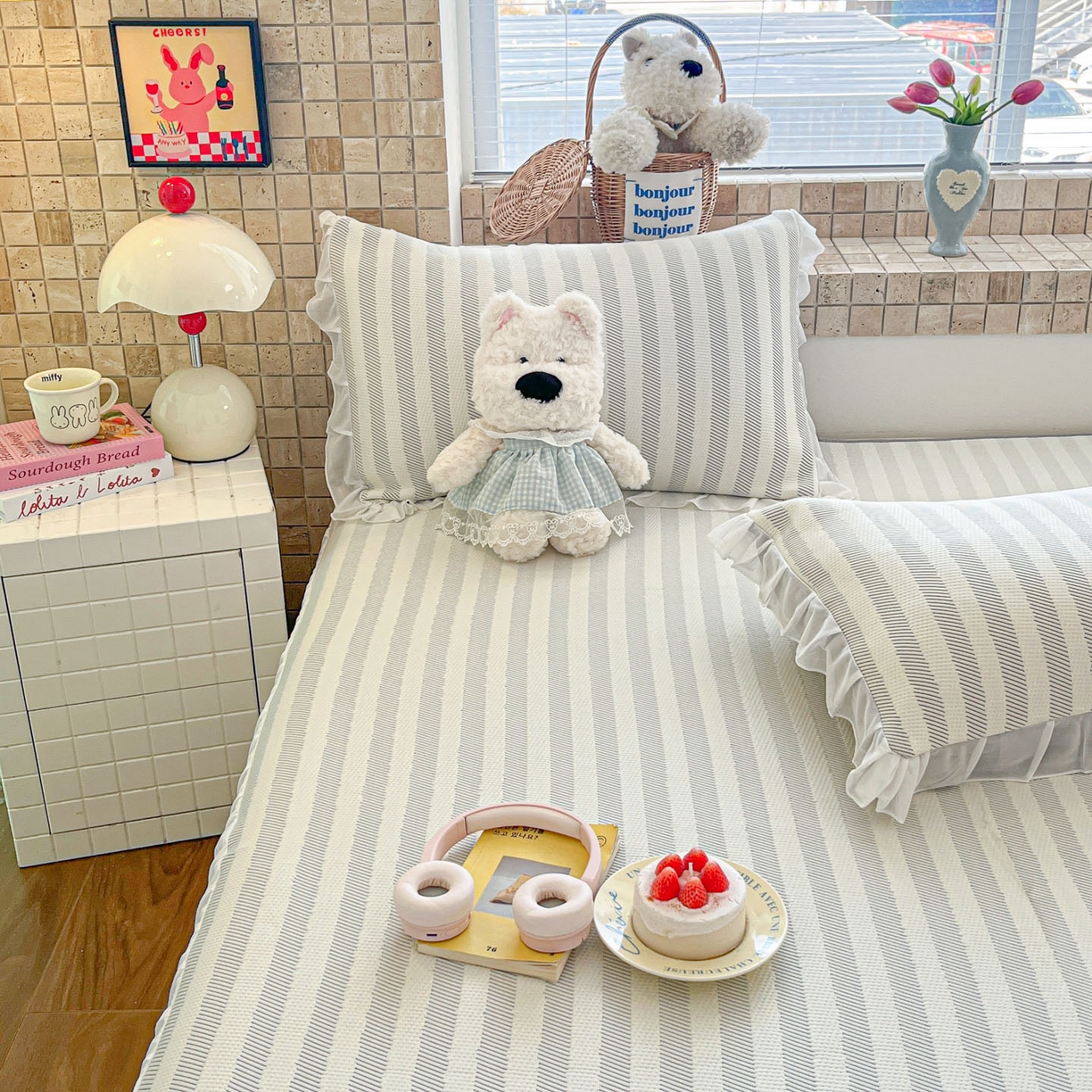 91家纺网 家纺一手货源 找家纺 川悦生活 2026新款加厚三明治底床裙款凉感席三件套 床裙甜心-月灰