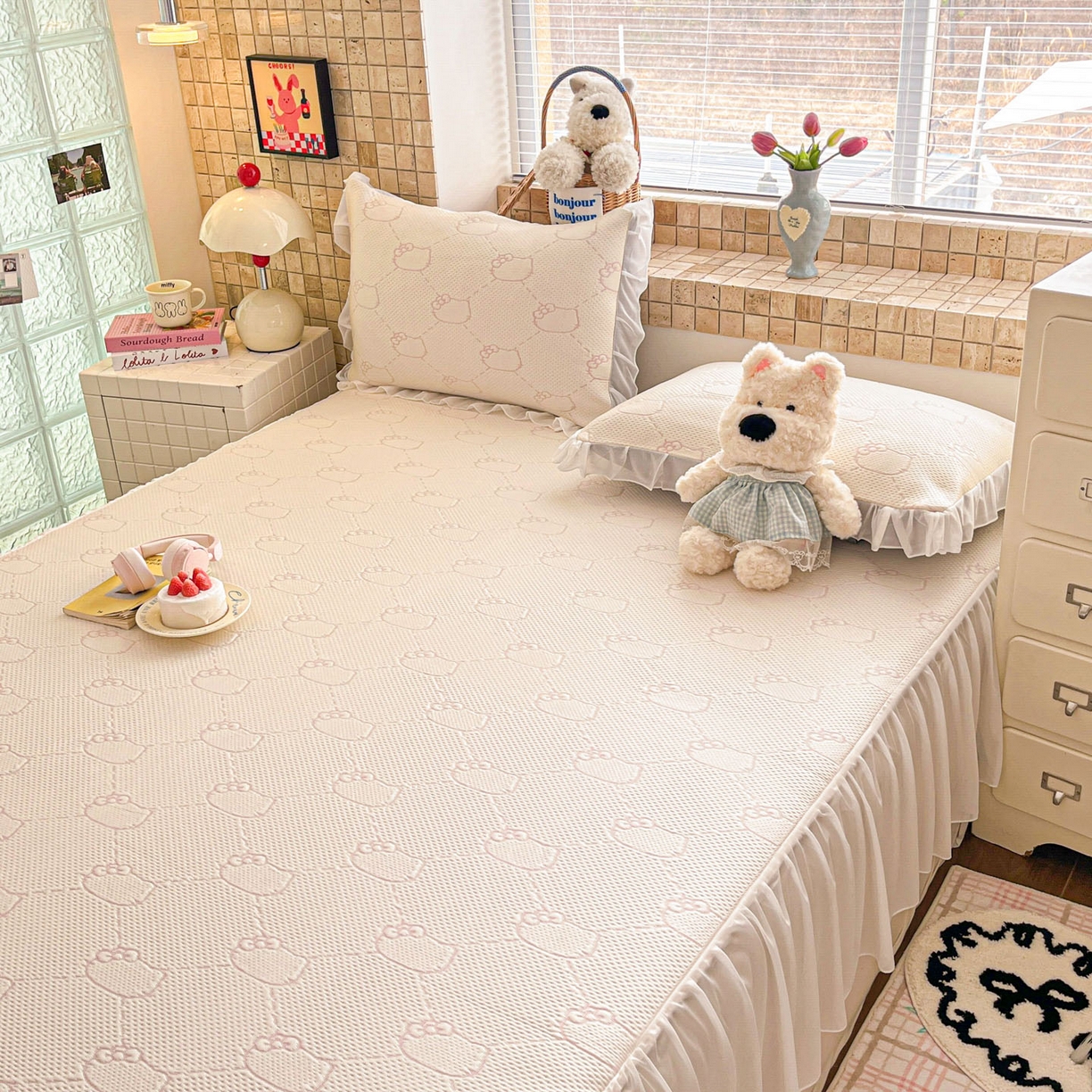 91家纺网 家纺一手货源 找家纺 川悦生活 2026新款加厚三明治底床裙款凉感席三件套 床裙甜心奶猫