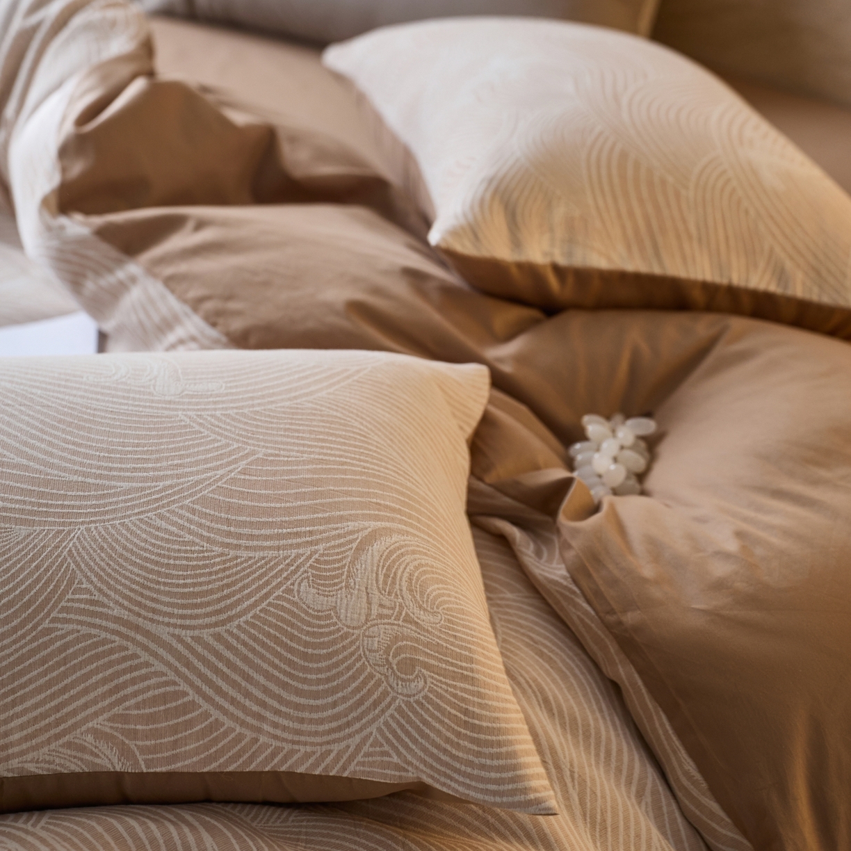 91家纺网 家纺一手货源 找家纺 安莱生活 2026年新品水洗棉全棉纯棉色织提花系列四件套 浪花-卡其