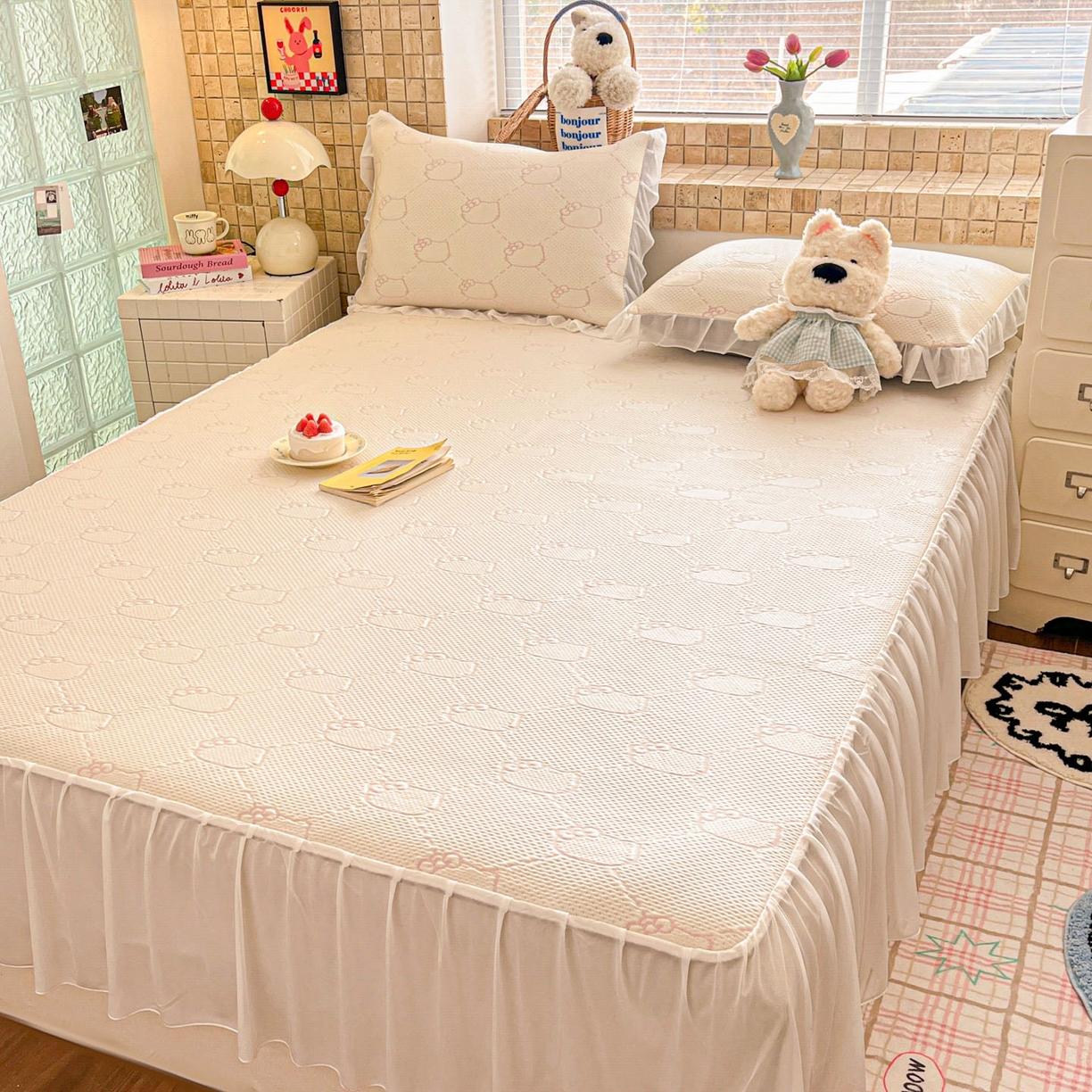 91家纺网 家纺一手货源 找家纺 川悦生活 2026新款加厚三明治底床裙款凉感席三件套 床裙甜心奶猫