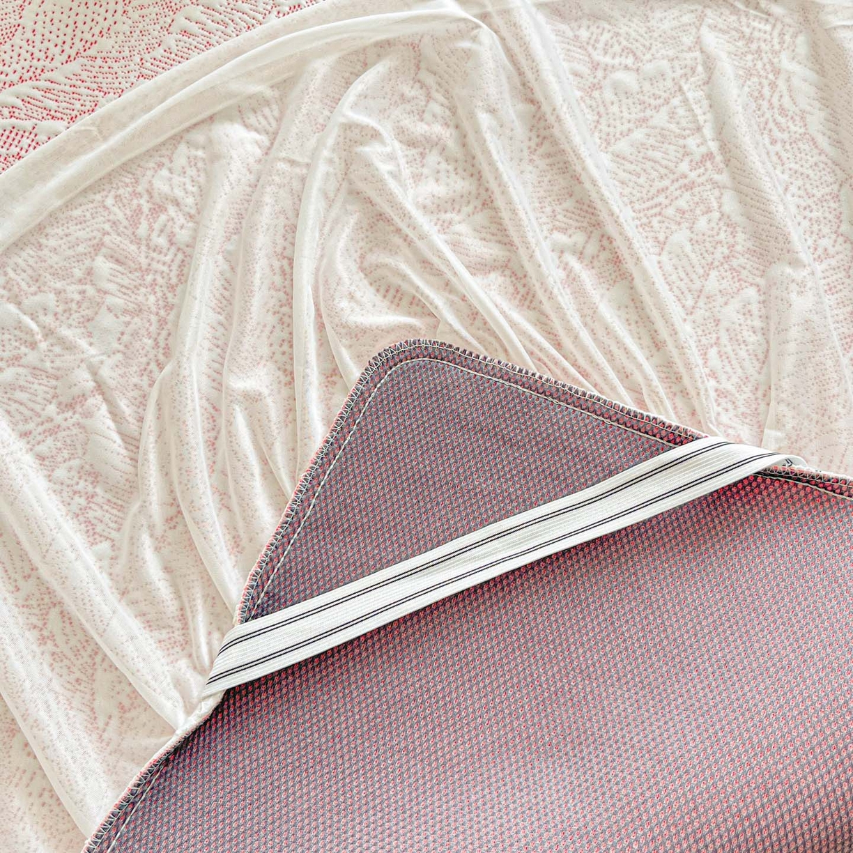 91家纺网 家纺一手货源 找家纺 川悦生活 2026新款加厚三明治底床裙款凉感席三件套 床裙夏季岛屿-粉