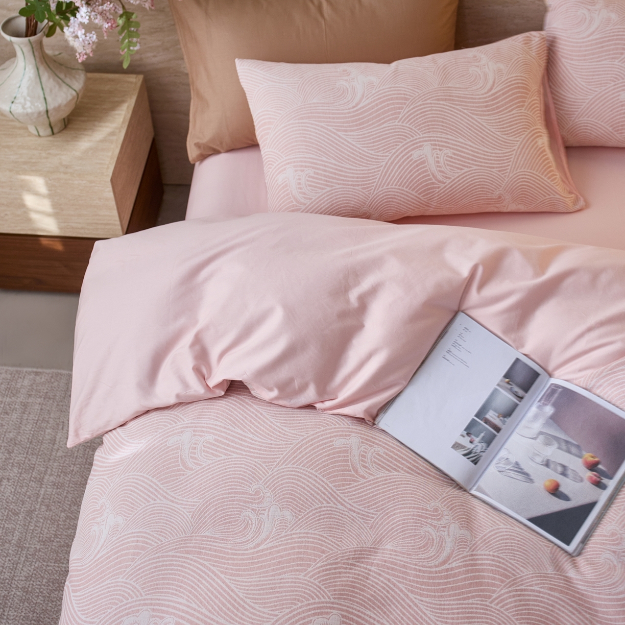 91家纺网 家纺一手货源 找家纺 安莱生活 2026年新品水洗棉全棉纯棉色织提花系列四件套 浪花-嫩粉