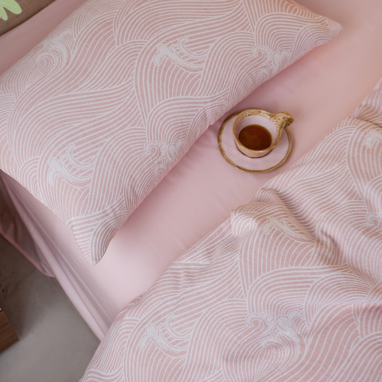 91家纺网 家纺一手货源 找家纺 安莱生活 2026年新品水洗棉全棉纯棉色织提花系列四件套 浪花-嫩粉