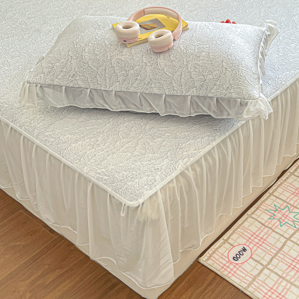 91家纺网 家纺一手货源 找家纺 川悦生活 2026新款加厚三明治底床裙款凉感席三件套 床裙夏季岛屿-月银