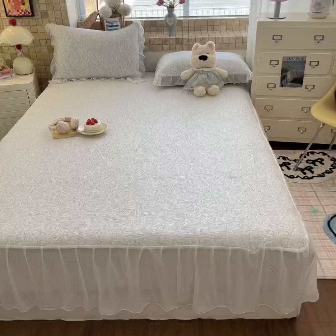 91家纺网 家纺一手货源 找家纺 川悦生活 2026新款加厚三明治底床裙款凉感席三件套 床裙夏季岛屿-月银