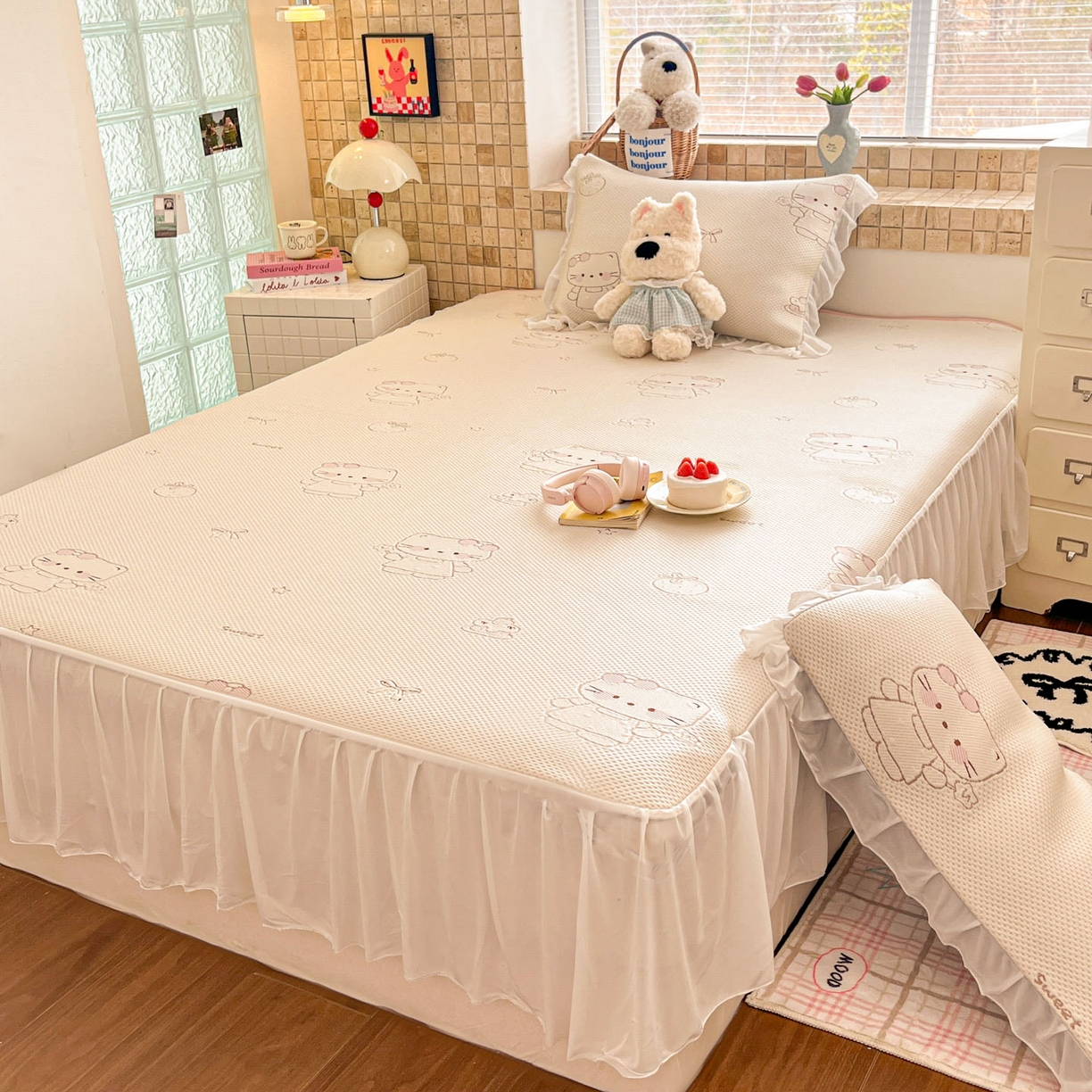 91家纺网 家纺一手货源 找家纺 川悦生活 2026新款加厚三明治底床裙款凉感席三件套 床裙星花小猫