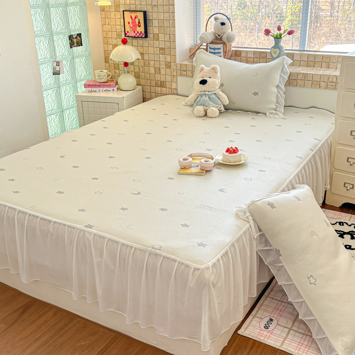 91家纺网 家纺一手货源 找家纺 川悦生活 2026新款加厚三明治底床裙款凉感席三件套 床裙奶油星月