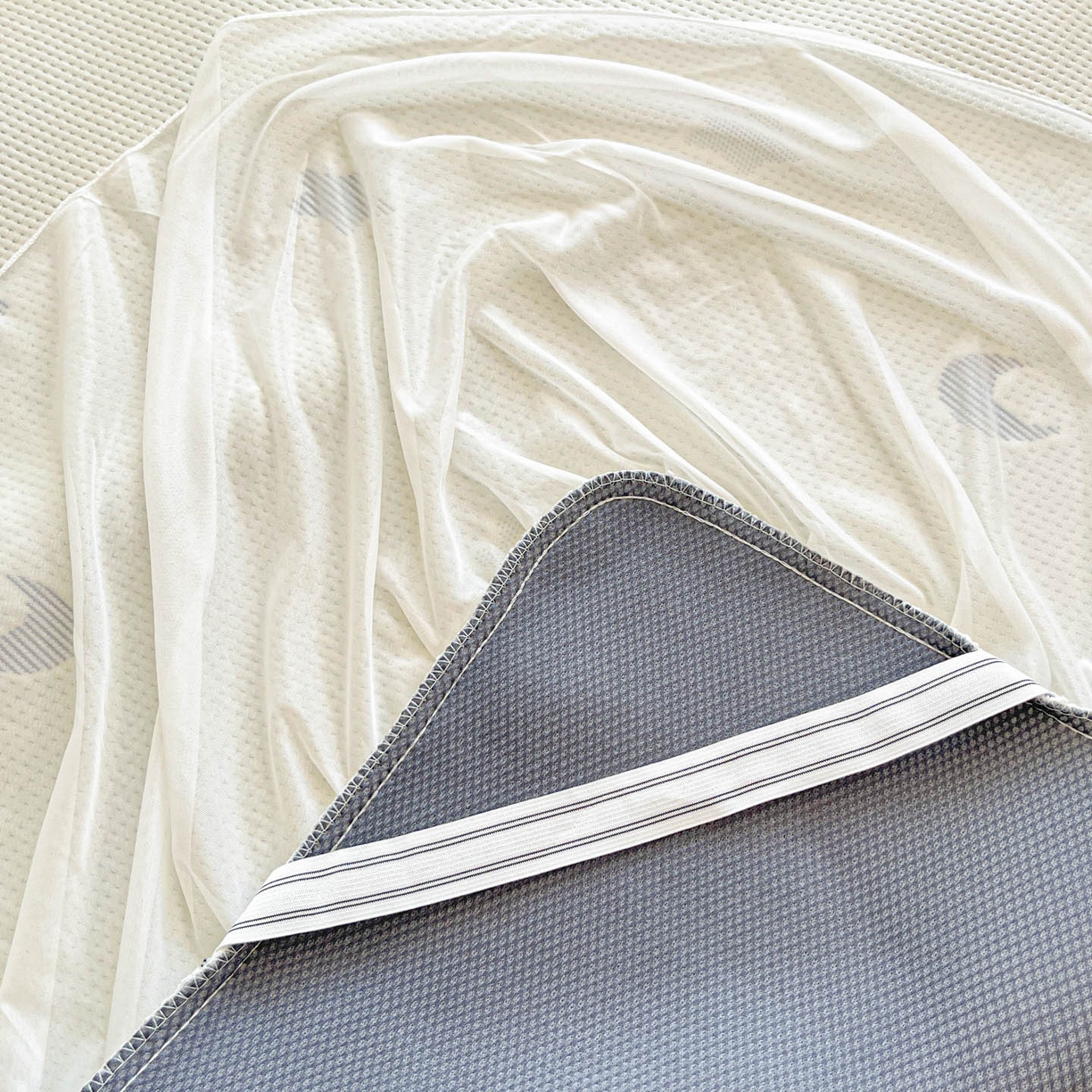 91家纺网 家纺一手货源 找家纺 川悦生活 2026新款加厚三明治底床裙款凉感席三件套 床裙奶油星月