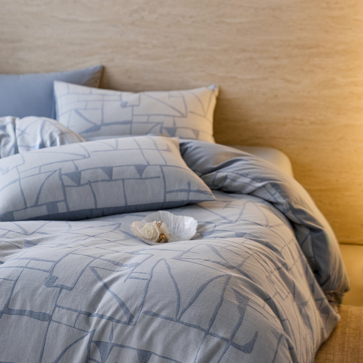 91家纺网 家纺一手货源 找家纺 安莱生活 2026年新品水洗棉全棉纯棉色织提花系列四件套 泊影-浅蓝