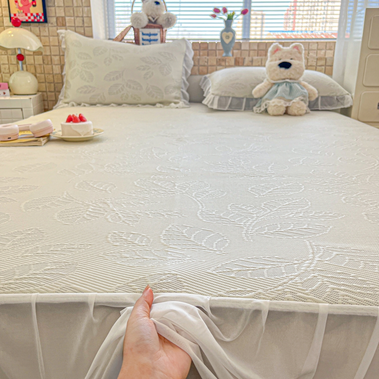 91家纺网 家纺一手货源 找家纺 川悦生活 2026新款加厚三明治底床裙款凉感席三件套 床裙月桂-月银