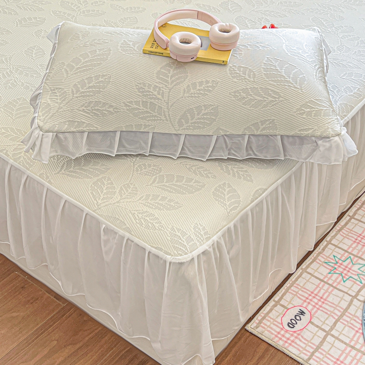 91家纺网 家纺一手货源 找家纺 川悦生活 2026新款加厚三明治底床裙款凉感席三件套 床裙月桂-月银