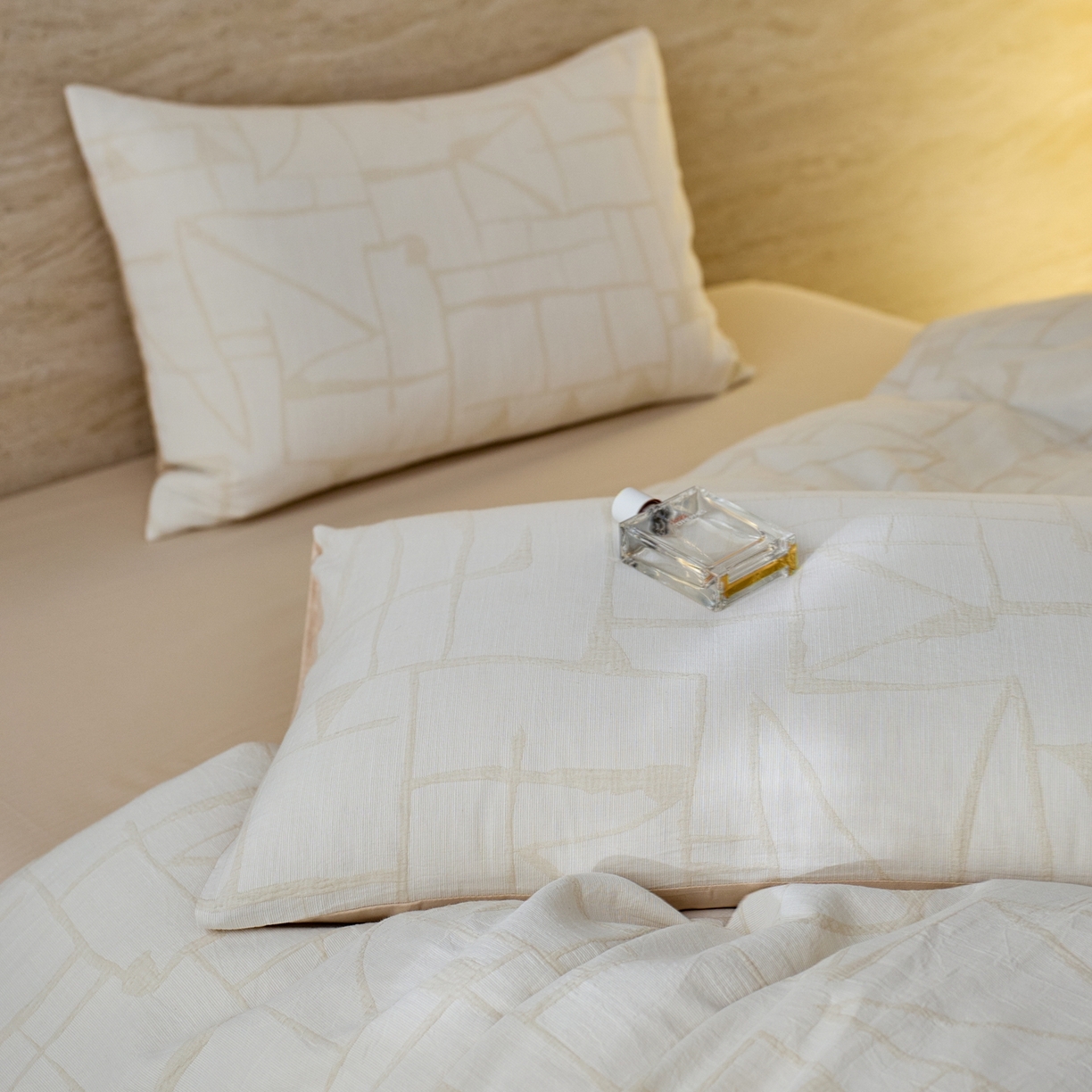 91家纺网 家纺一手货源 找家纺 安莱生活 2026年新品水洗棉全棉纯棉色织提花系列四件套 泊影-浅米