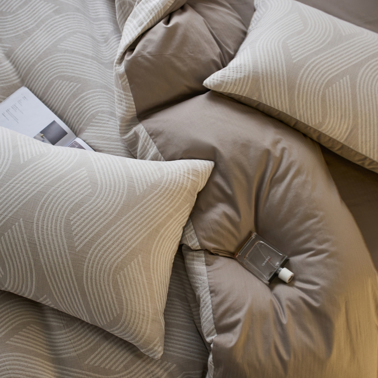 91家纺网 家纺一手货源 找家纺 安莱生活 2026年新品水洗棉全棉纯棉色织提花系列四件套 溪言-浅灰