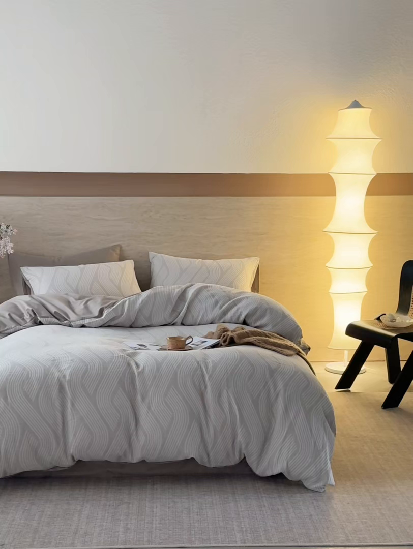 91家纺网 家纺一手货源 找家纺 安莱生活 2026年新品水洗棉全棉纯棉色织提花系列四件套 溪言-浅灰