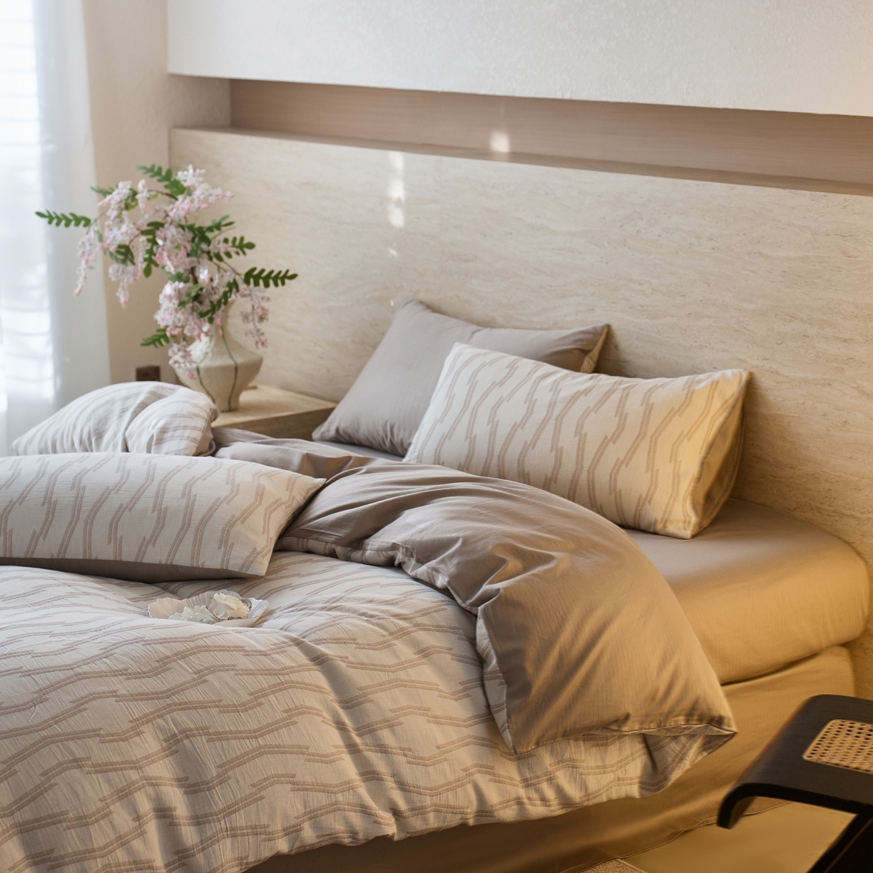 91家纺网 家纺一手货源 找家纺 安莱生活 2026年新品水洗棉全棉纯棉色织提花系列四件套 亚瑟-浅灰