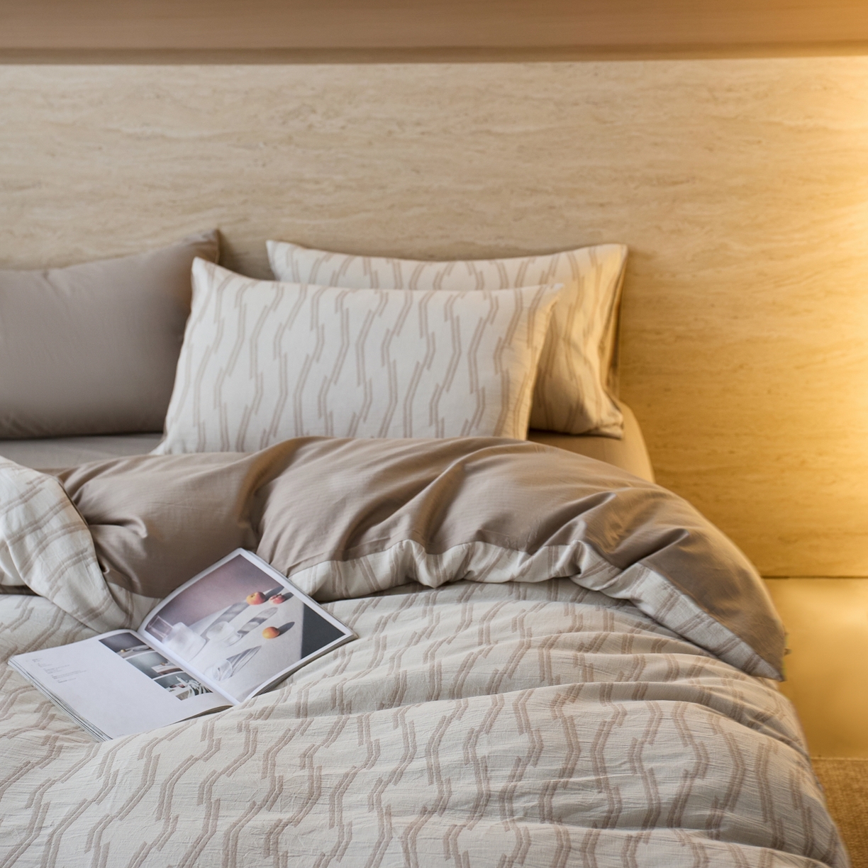 91家纺网 家纺一手货源 找家纺 安莱生活 2026年新品水洗棉全棉纯棉色织提花系列四件套 亚瑟-浅灰