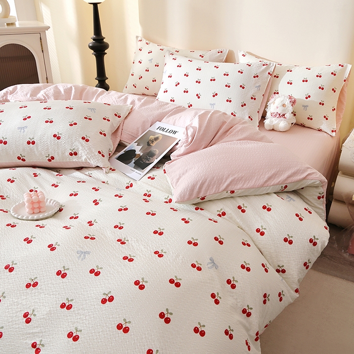 91家纺网 家纺一手货源 找家纺 北部居 2026新款柔软泡芙纱高克重印花四件套 甜甜心事