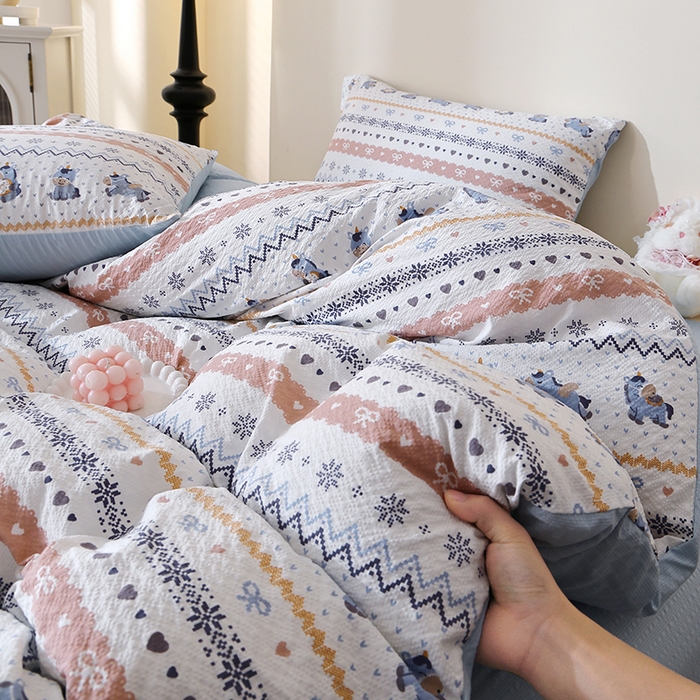 91家纺网 家纺一手货源 找家纺 北部居 2026新款柔软泡芙纱高克重印花四件套 萌趣乐园