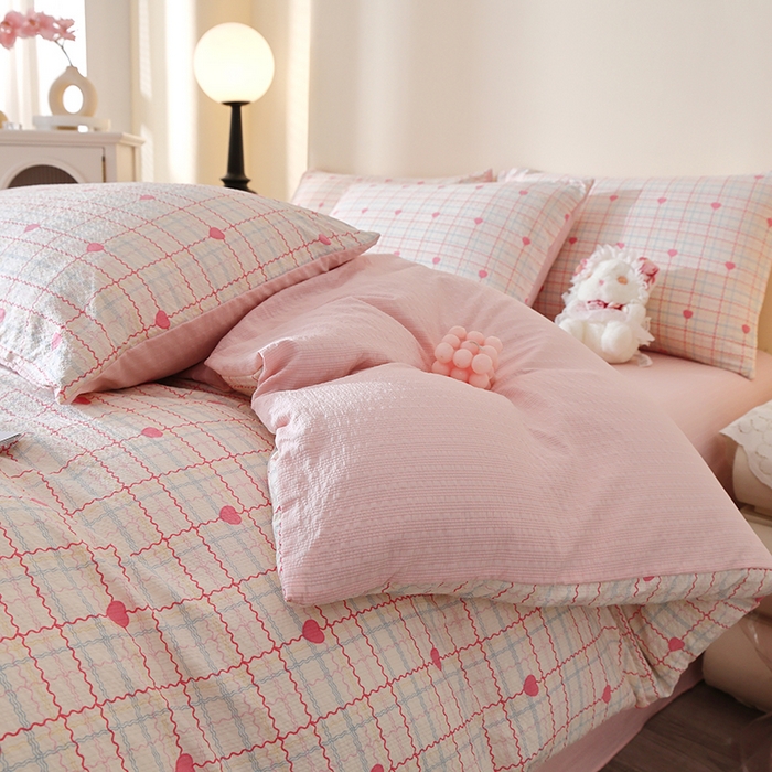 91家纺网 家纺一手货源 找家纺 北部居 2026新款柔软泡芙纱高克重印花四件套 苏糖粉