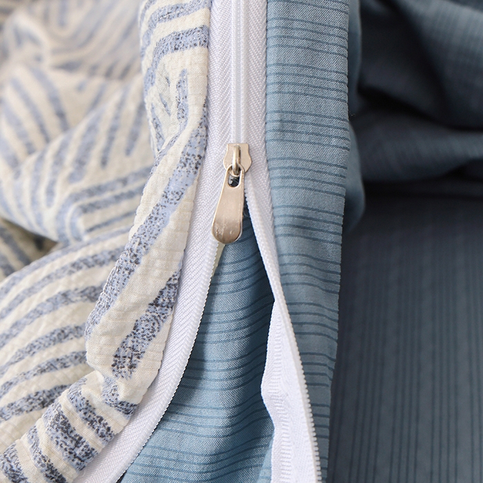 91家纺网 家纺一手货源 找家纺 北部居 2026新款柔软泡芙纱高克重印花四件套 条纹时代