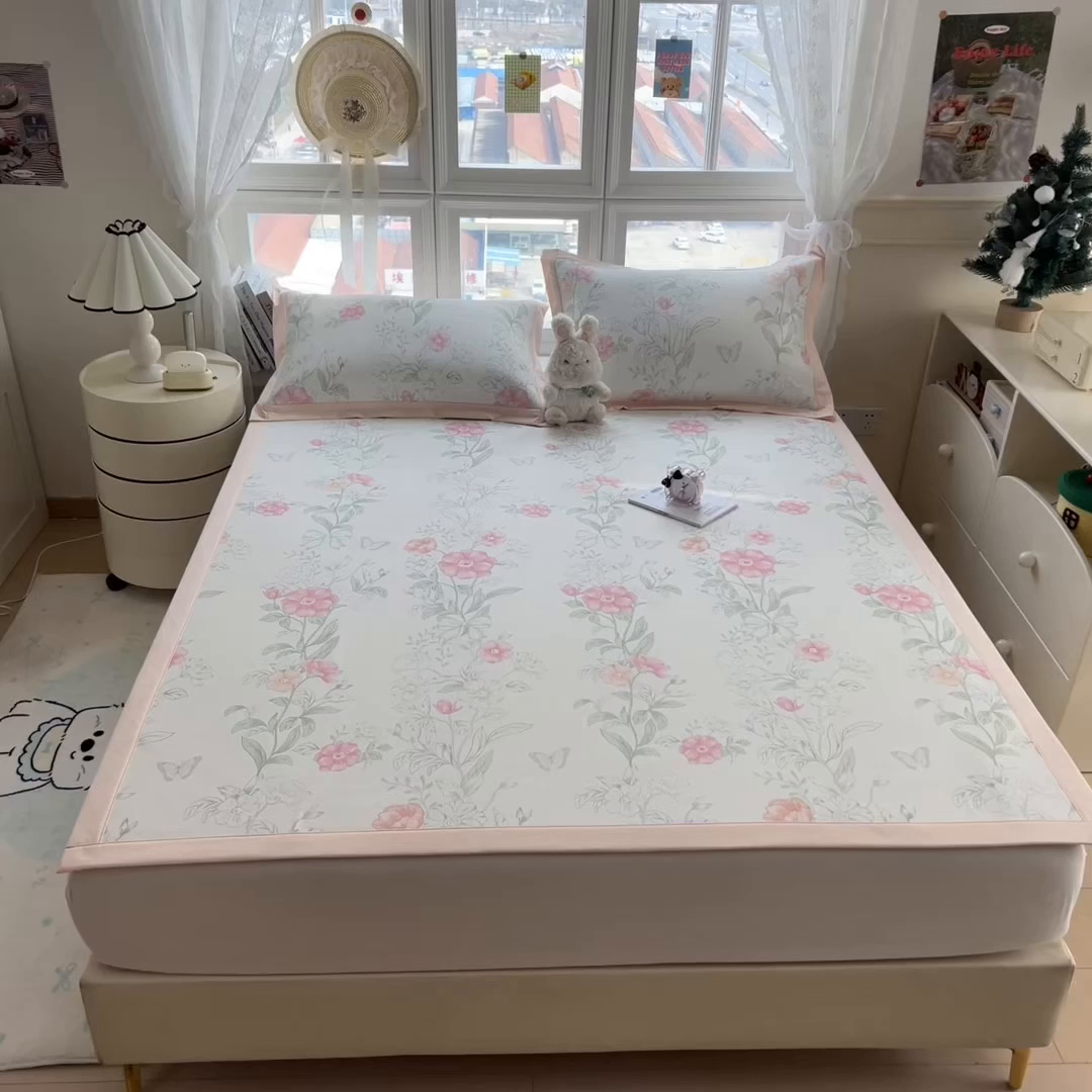 91家纺网 家纺一手货源 找家纺 孩子王家纺 2026春夏新款夏季花卉冰丝凉席凉感值过0.21冰豆豆A类可机洗学生宿舍空调软席 牡丹粉 床单款