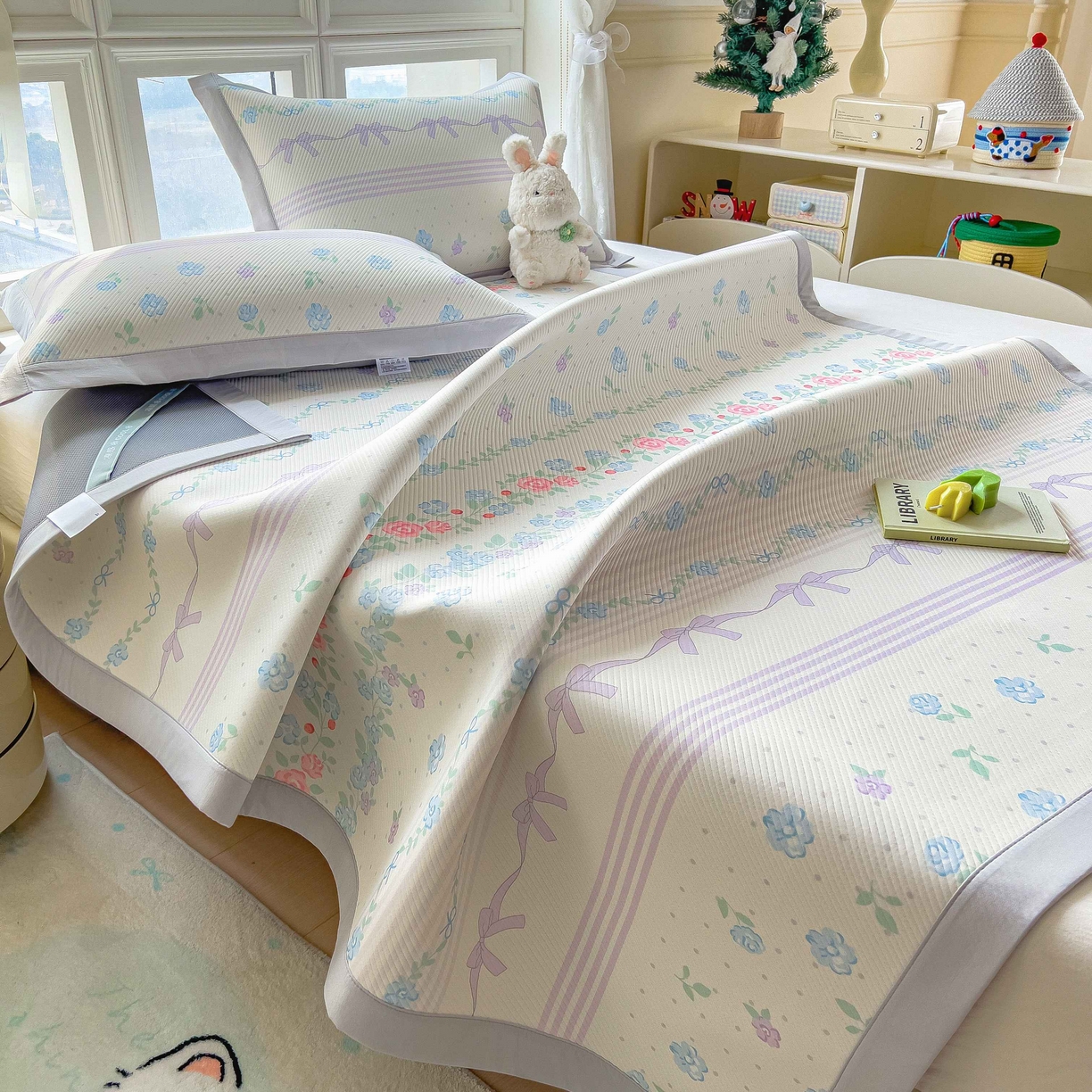 91家纺网 家纺一手货源 找家纺 孩子王家纺 2026春夏新款夏季花卉冰丝凉席凉感值过0.21冰豆豆A类可机洗学生宿舍空调软席 田园之家 床单款