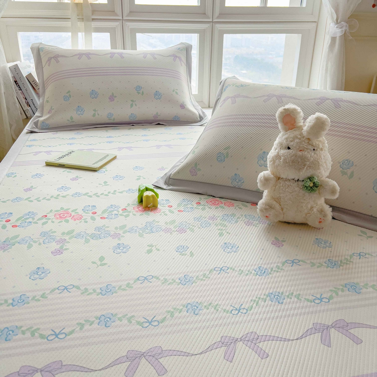 91家纺网 家纺一手货源 找家纺 孩子王家纺 2026春夏新款夏季花卉冰丝凉席凉感值过0.21冰豆豆A类可机洗学生宿舍空调软席 田园之家 床单款