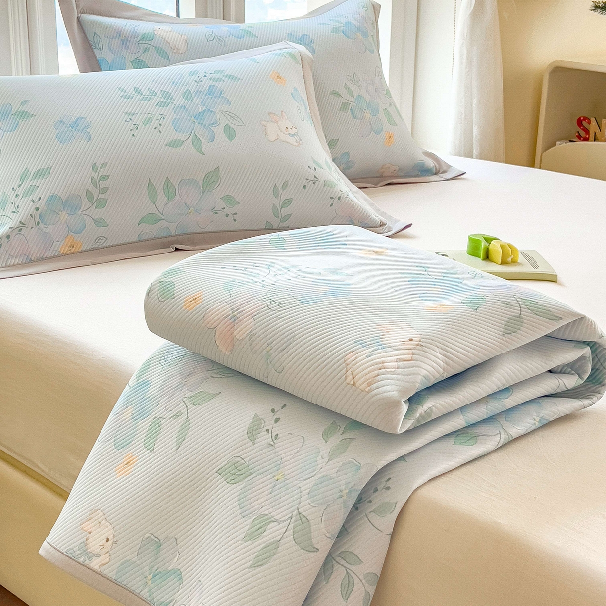 91家纺网 家纺一手货源 找家纺 孩子王家纺 2026春夏新款夏季花卉冰丝凉席凉感值过0.21冰豆豆A类可机洗学生宿舍空调软席 春漫庭 床笠款