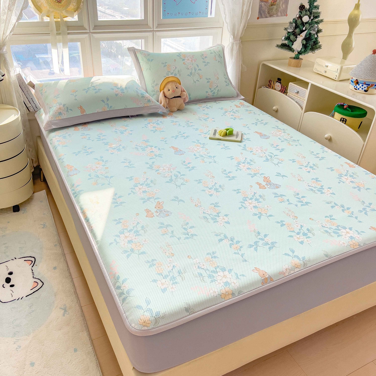 91家纺网 家纺一手货源 找家纺 孩子王家纺 2026春夏新款夏季花卉冰丝凉席凉感值过0.21冰豆豆A类可机洗学生宿舍空调软席 丛林小兔 床笠款