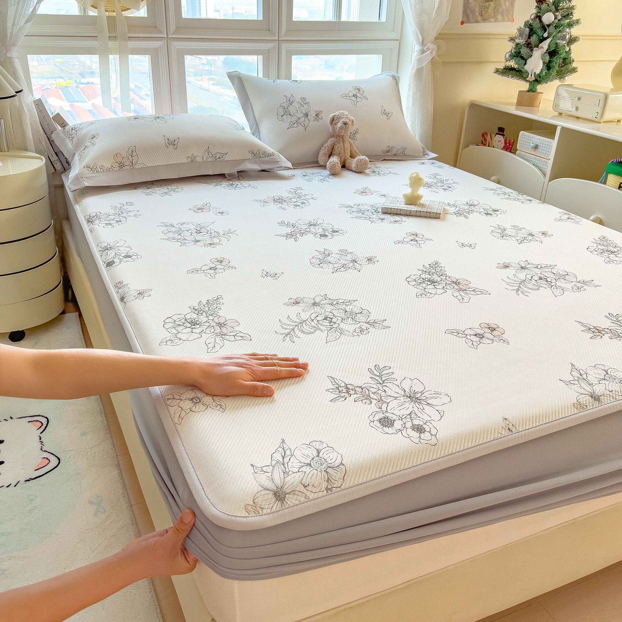 91家纺网 家纺一手货源 找家纺 孩子王家纺 2026春夏新款夏季花卉冰丝凉席凉感值过0.21冰豆豆A类可机洗学生宿舍空调软席 花影 床笠款