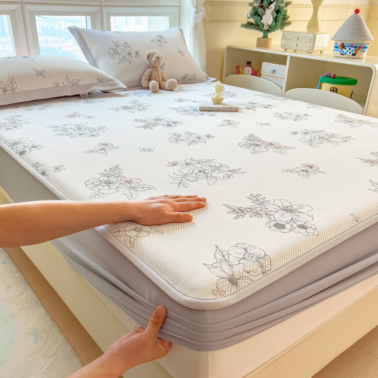 91家纺网 家纺一手货源 找家纺 孩子王家纺 2026春夏新款夏季花卉冰丝凉席凉感值过0.21冰豆豆A类可机洗学生宿舍空调软席 花影 床笠款