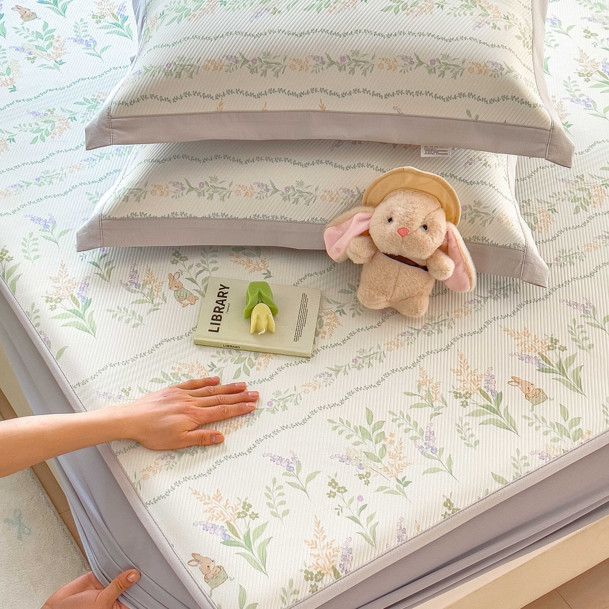 孩子王家纺 2026春夏新款夏季花卉冰丝凉席凉感值过0.21冰豆豆A类可机洗学生宿舍空调软席 洛克庄园 床笠款