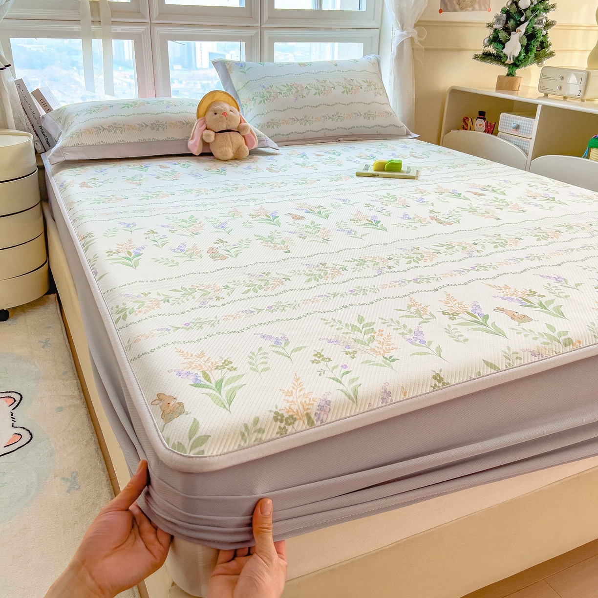 91家纺网 家纺一手货源 找家纺 孩子王家纺 2026春夏新款夏季花卉冰丝凉席凉感值过0.21冰豆豆A类可机洗学生宿舍空调软席 洛克庄园 床笠款