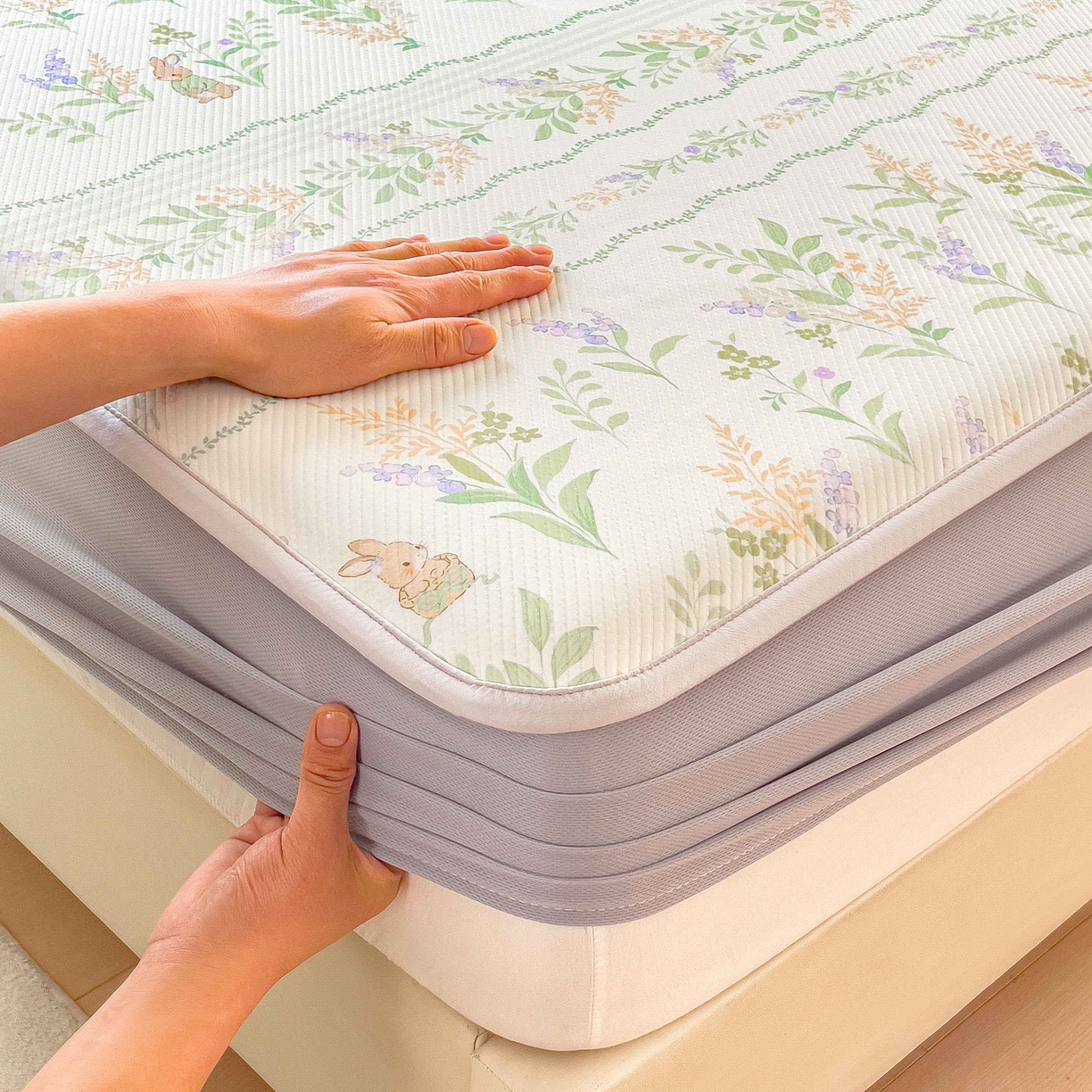 91家纺网 家纺一手货源 找家纺 孩子王家纺 2026春夏新款夏季花卉冰丝凉席凉感值过0.21冰豆豆A类可机洗学生宿舍空调软席 洛克庄园 床笠款